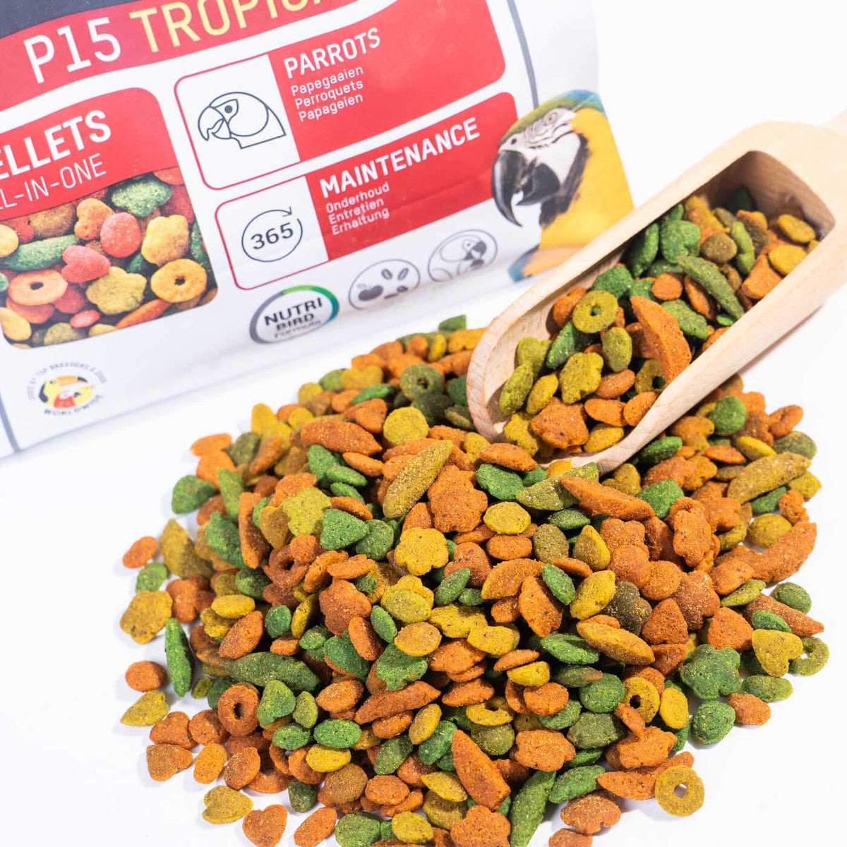 NutriBird P15 Tropical Maintenance Complete Parrot Food 1kg
