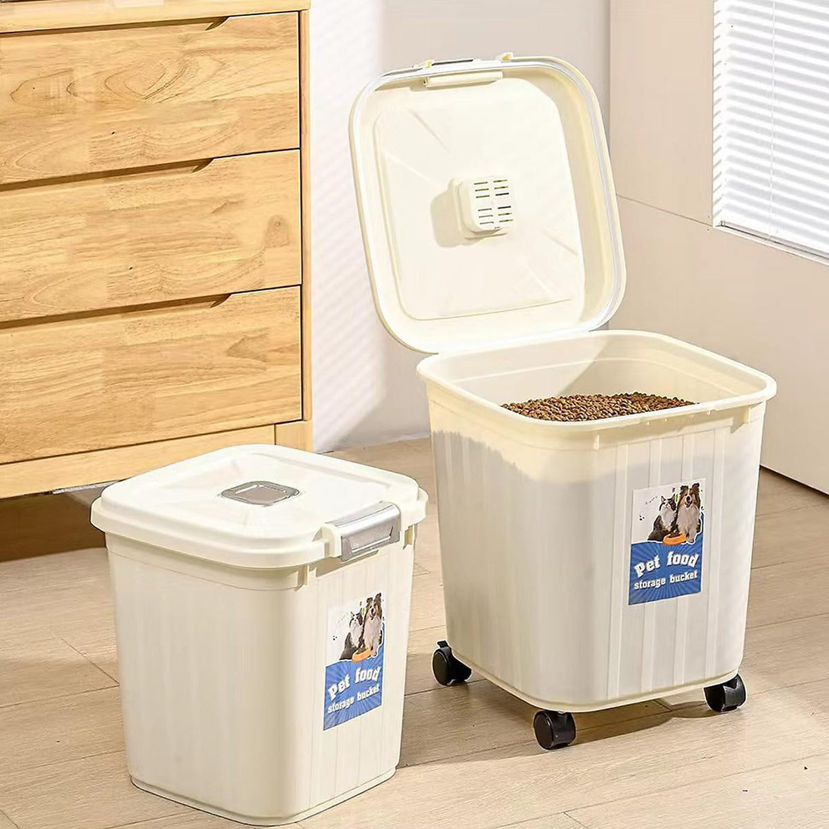 Pet food storage bin