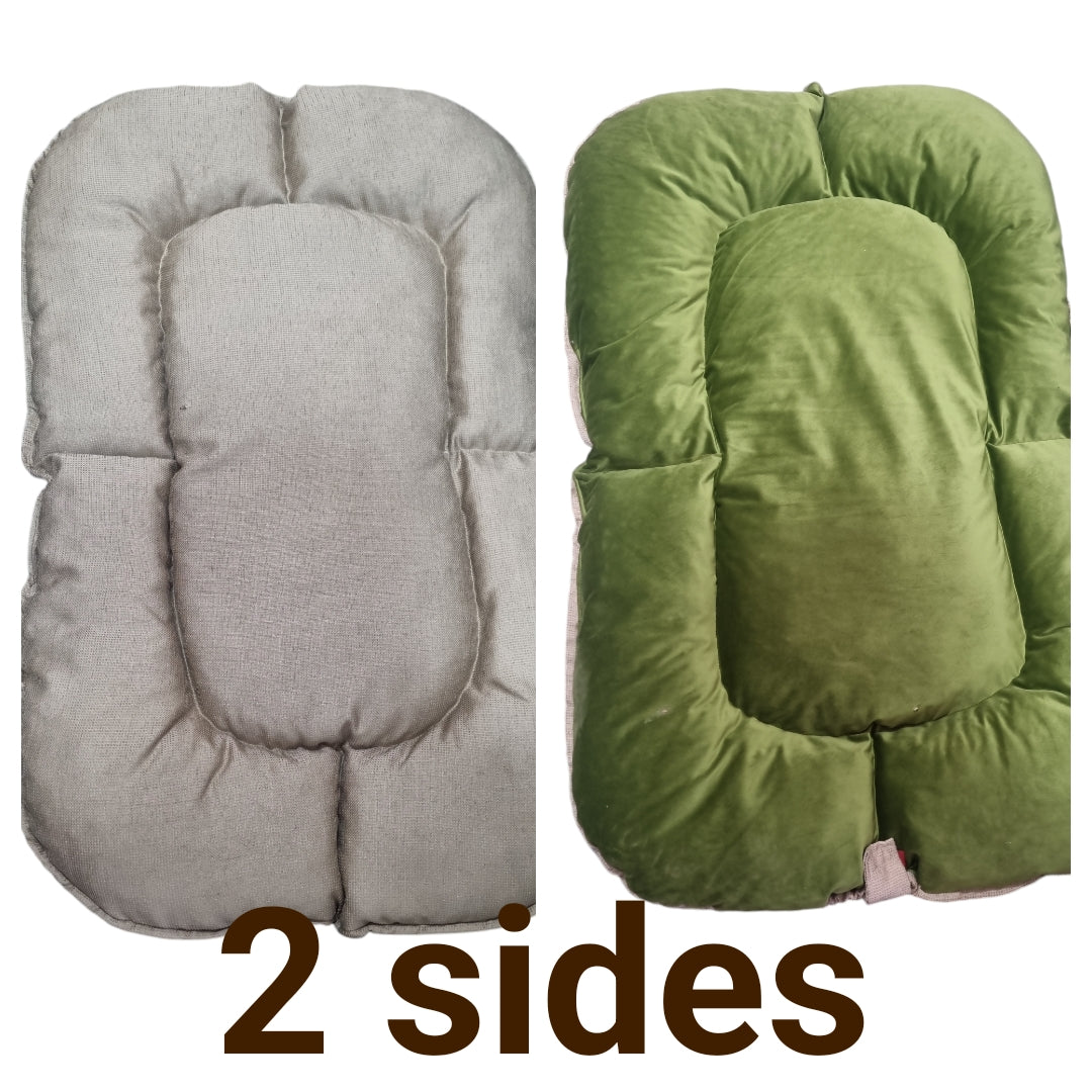 Double sided pet bed 100cmx65cm